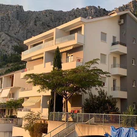 Apartments Beverly Omiš Екстериор снимка