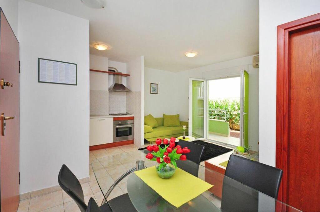 Apartments Beverly Omiš Екстериор снимка