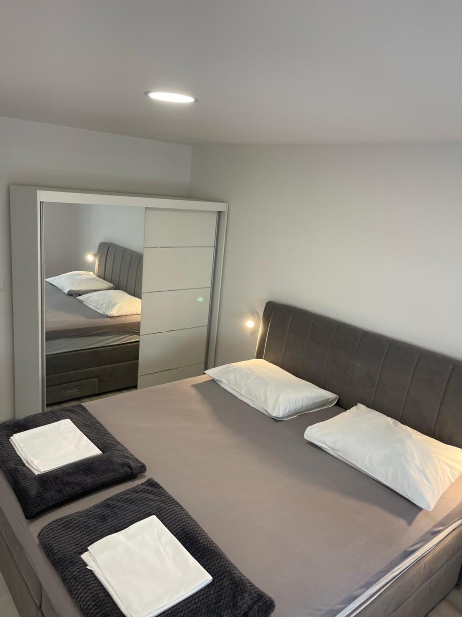 Apartments Beverly Omiš Екстериор снимка