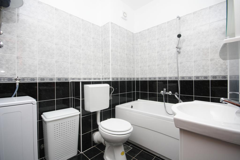 Apartments Beverly Omiš Екстериор снимка