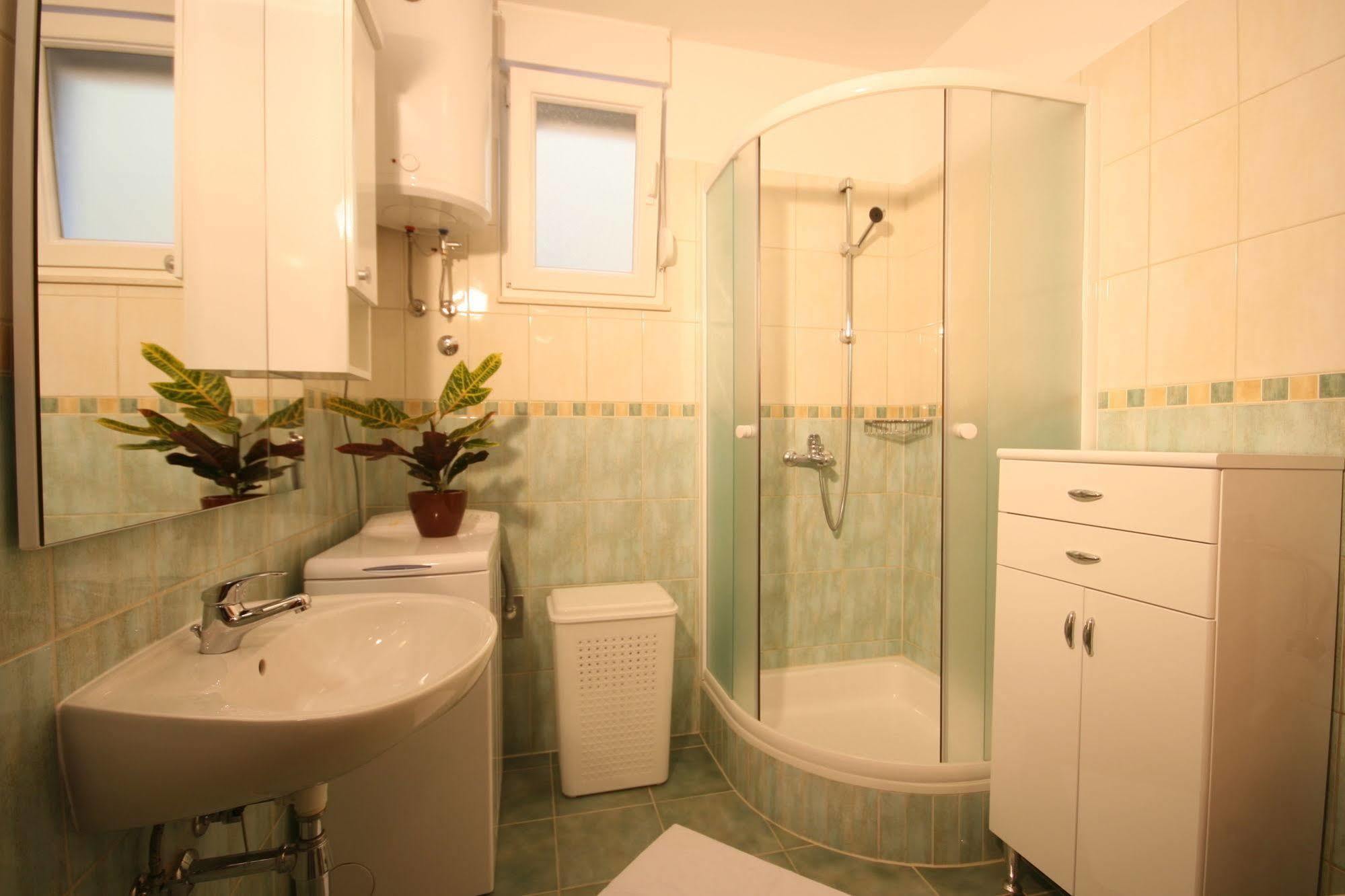 Apartments Beverly Omiš Екстериор снимка